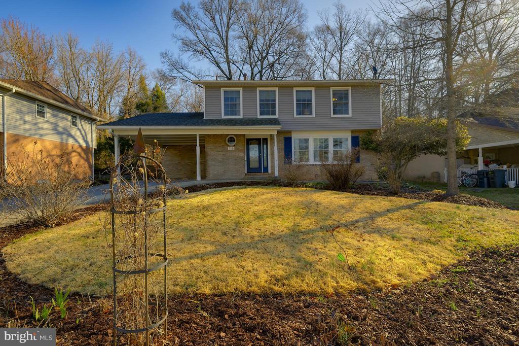 115 LAKESIDE DRIVE