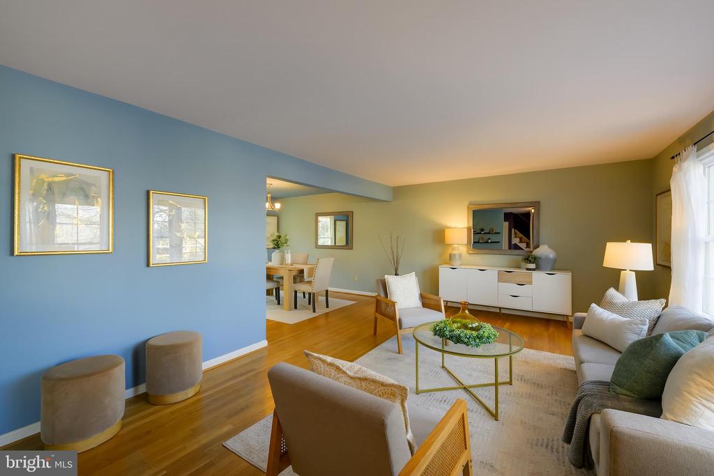 115 LAKESIDE DRIVE