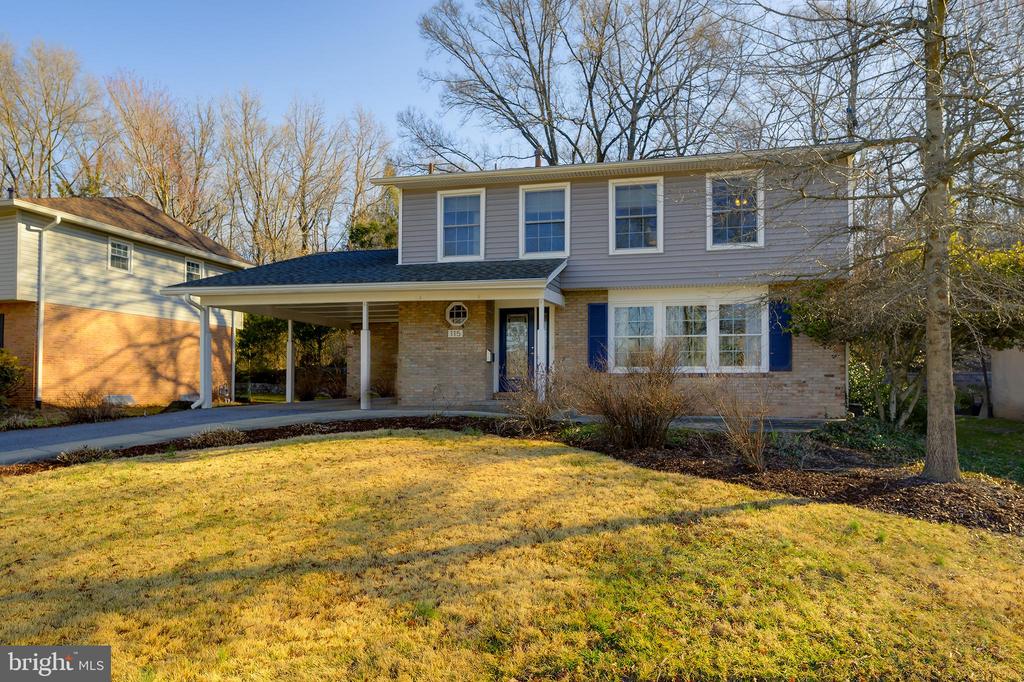 115 LAKESIDE DRIVE
