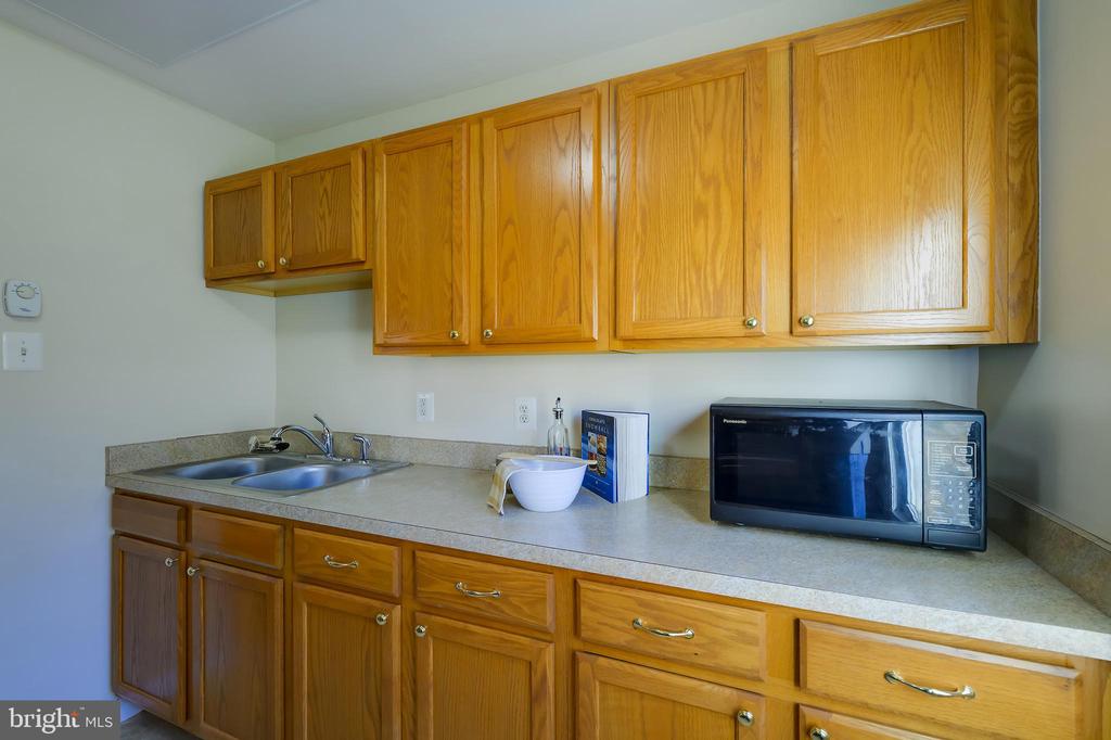 8 SOUTHWAY L