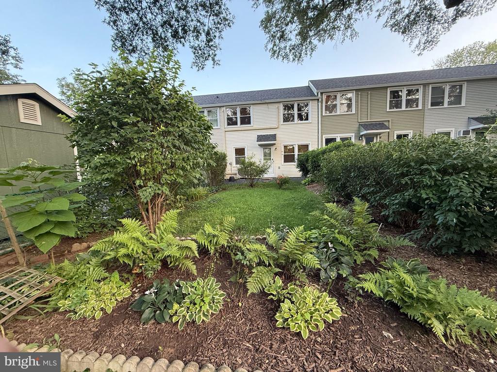 8 SOUTHWAY L