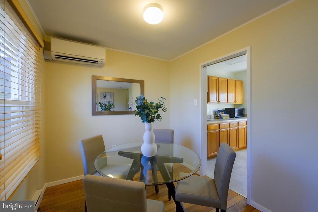 8 SOUTHWAY L