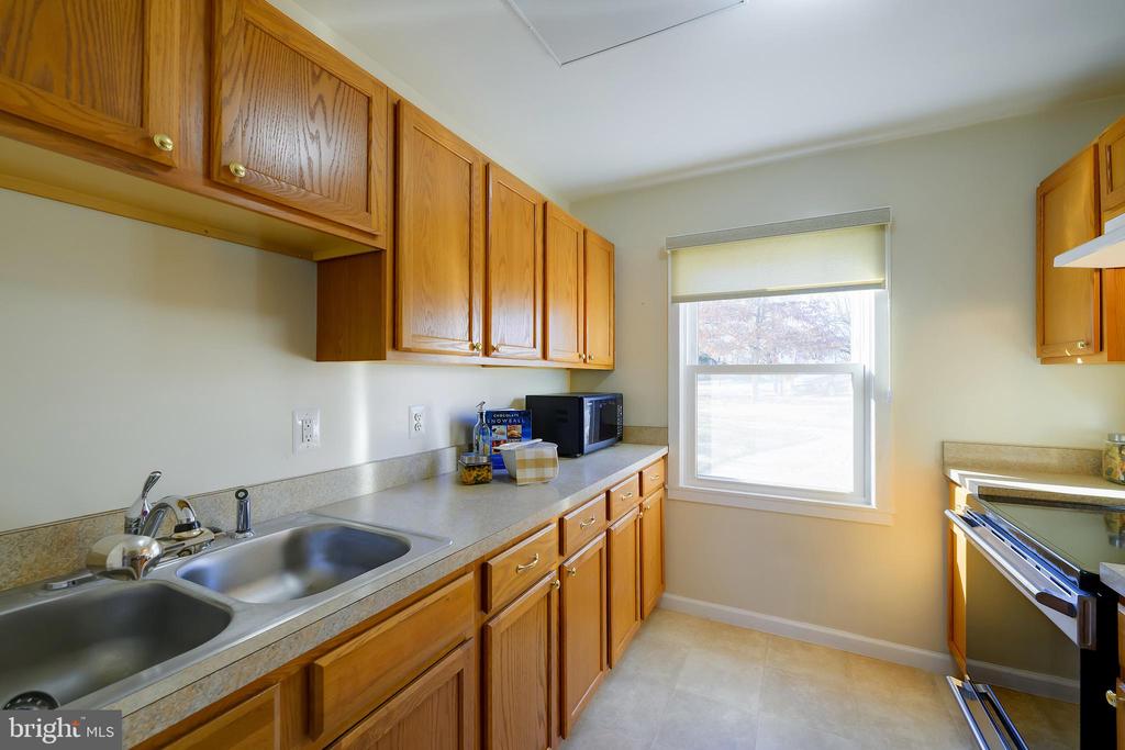 8 SOUTHWAY L