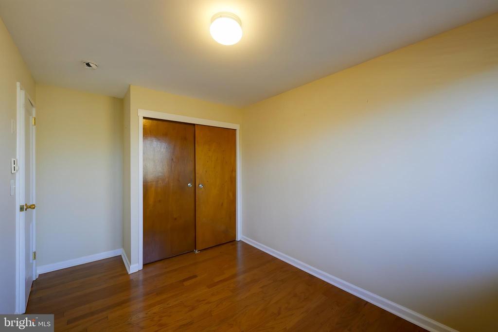 8 SOUTHWAY L