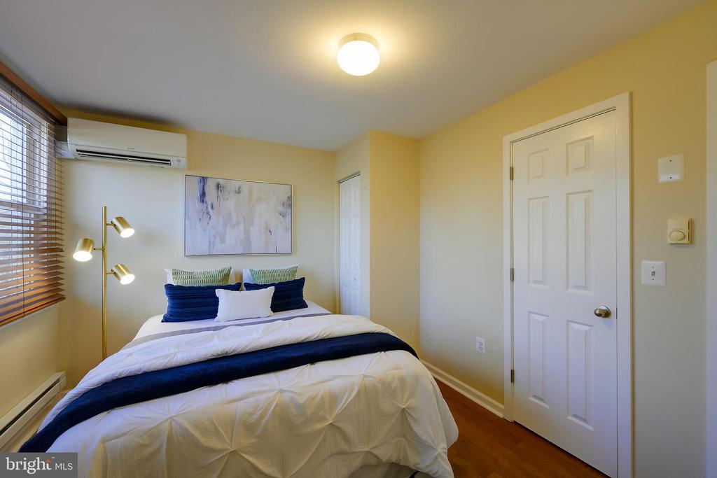 8 SOUTHWAY L