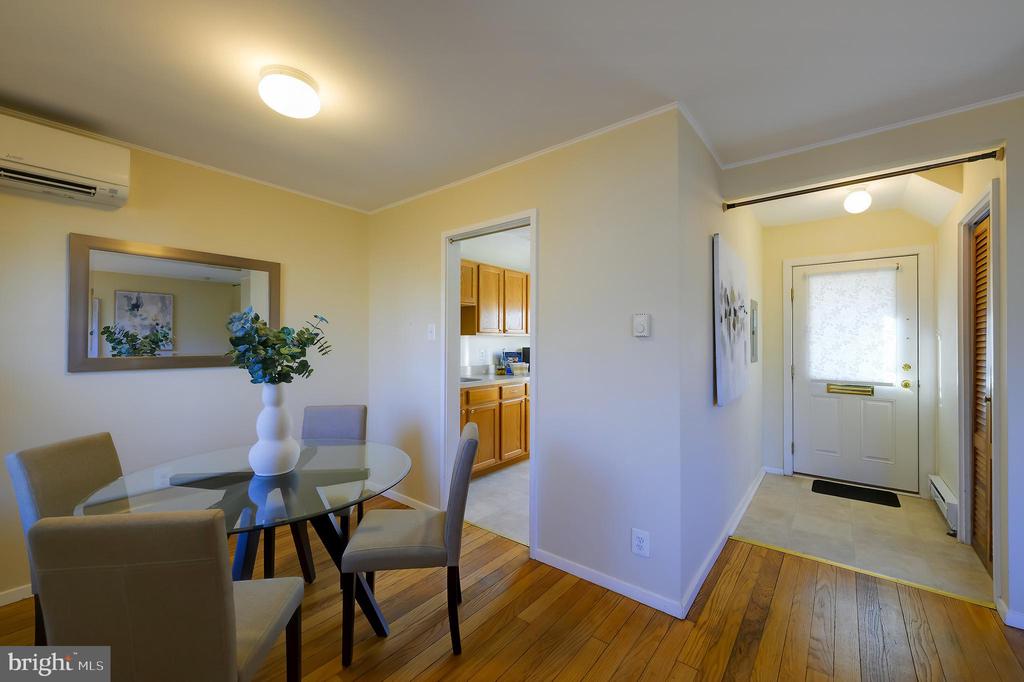 8 SOUTHWAY L
