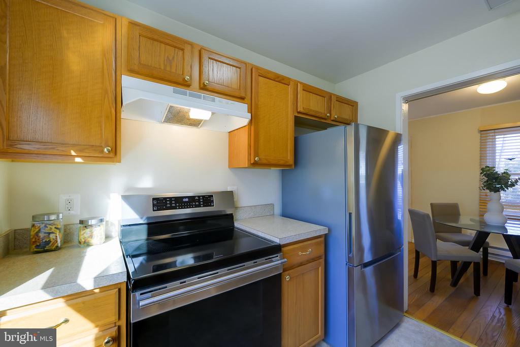 8 SOUTHWAY L