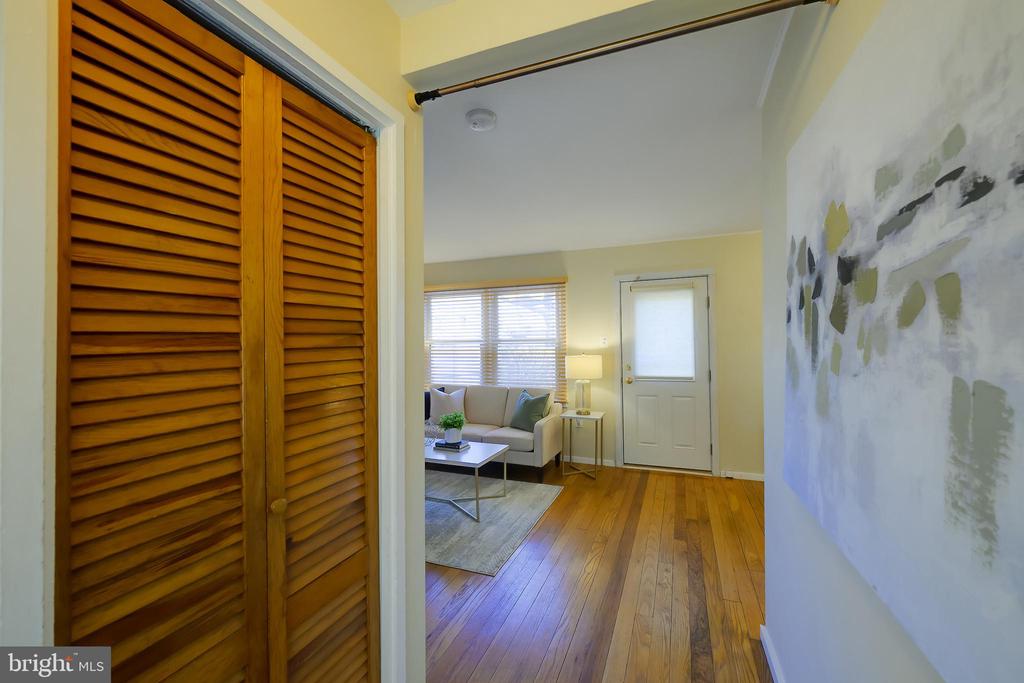 8 SOUTHWAY L