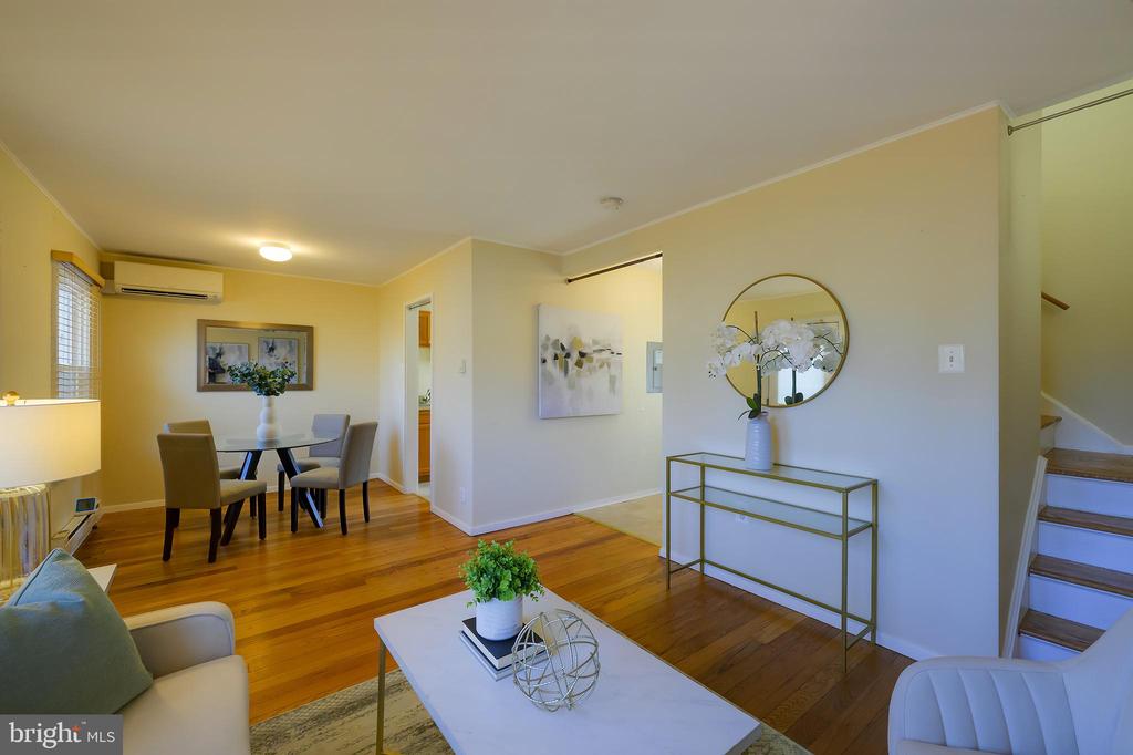 8 SOUTHWAY L
