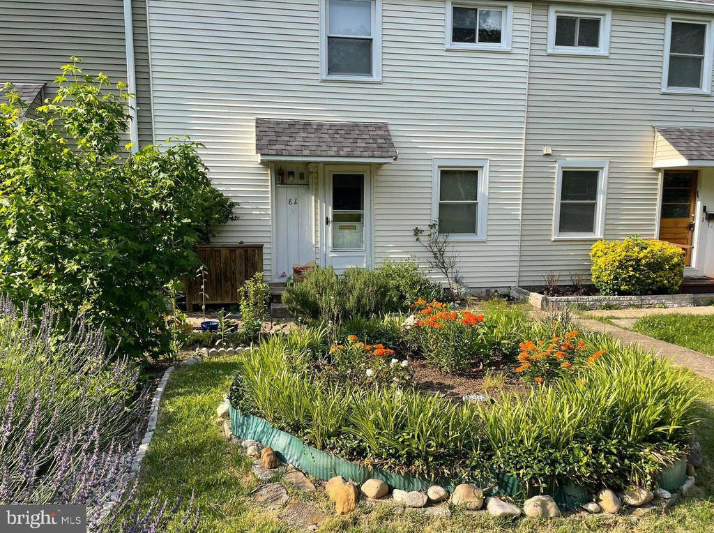 8 SOUTHWAY L