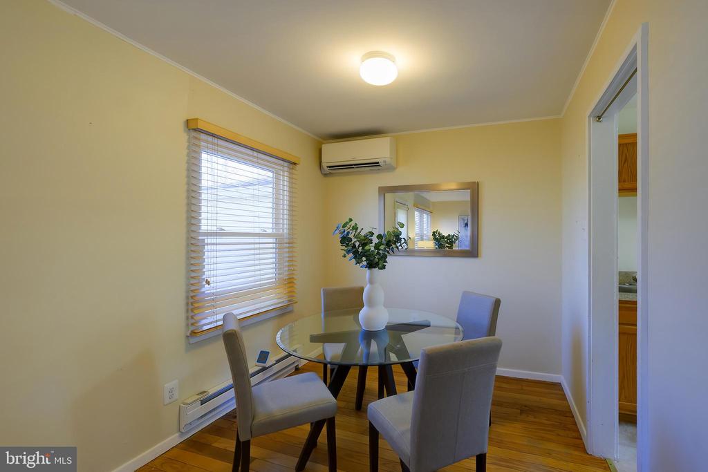 8 SOUTHWAY L