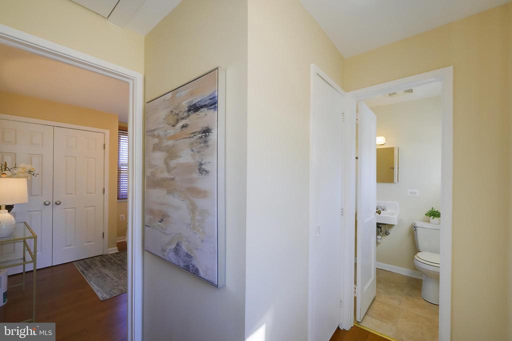 8 SOUTHWAY L