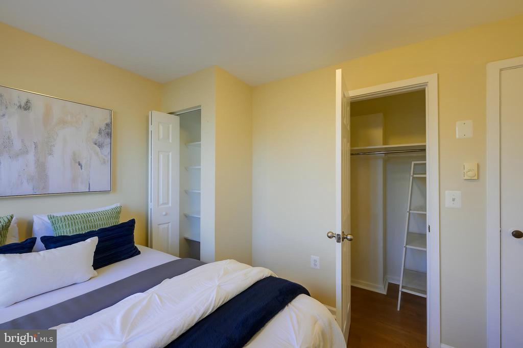 8 SOUTHWAY L