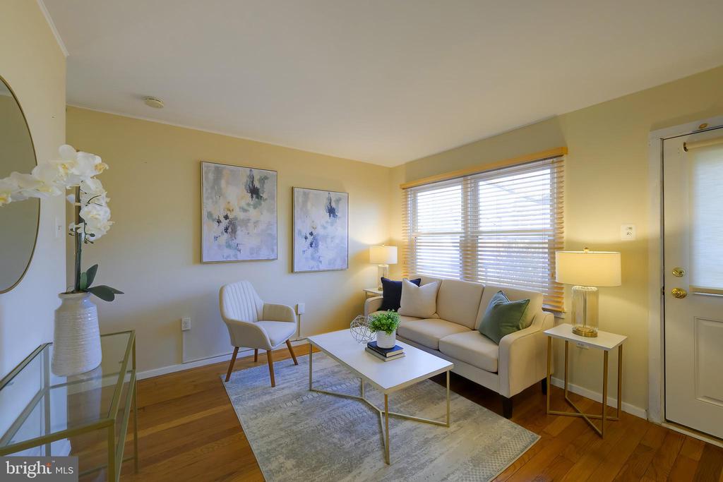 8 SOUTHWAY L