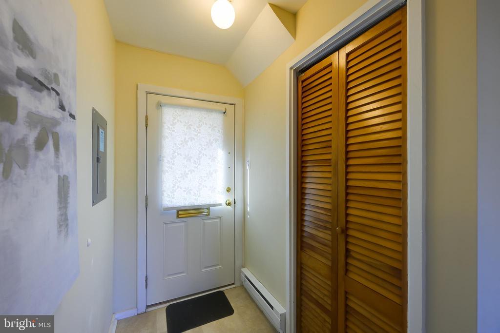 8 SOUTHWAY L