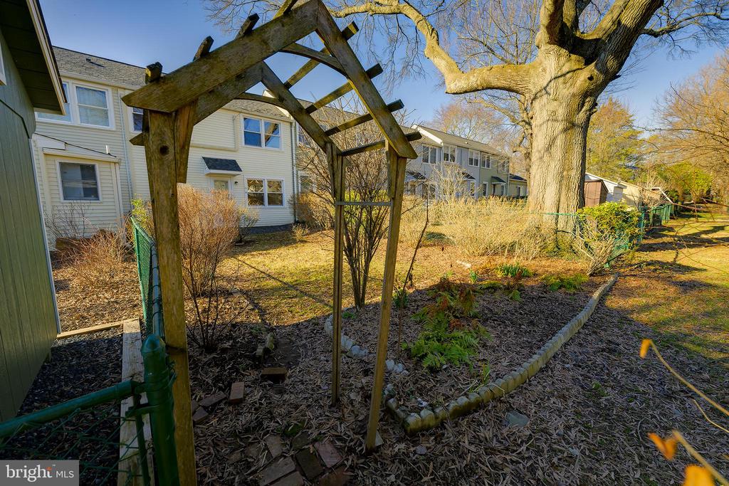 8 SOUTHWAY L