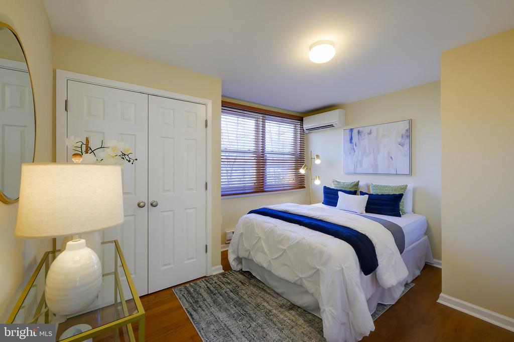 8 SOUTHWAY L
