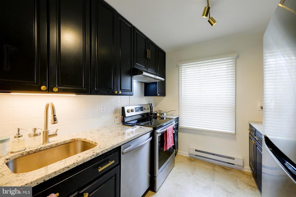 14 LAUREL HILL ROAD R