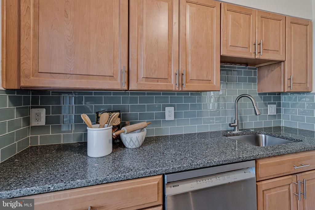 36 RIDGE ROAD M