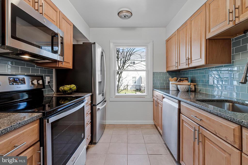 36 RIDGE ROAD M