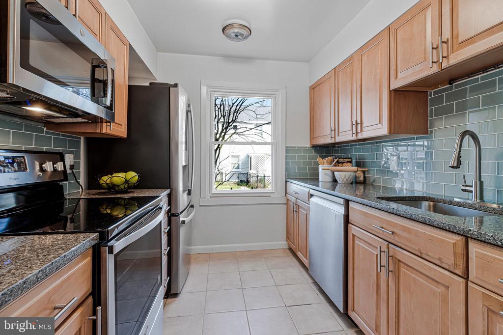 36 RIDGE ROAD M