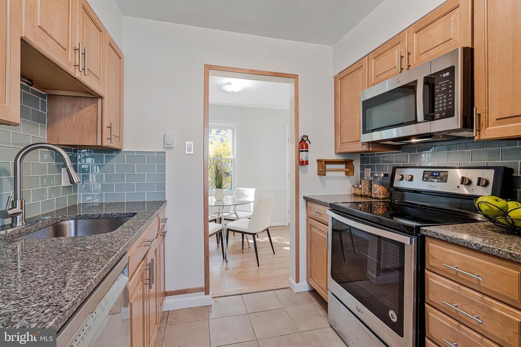 36 RIDGE ROAD M