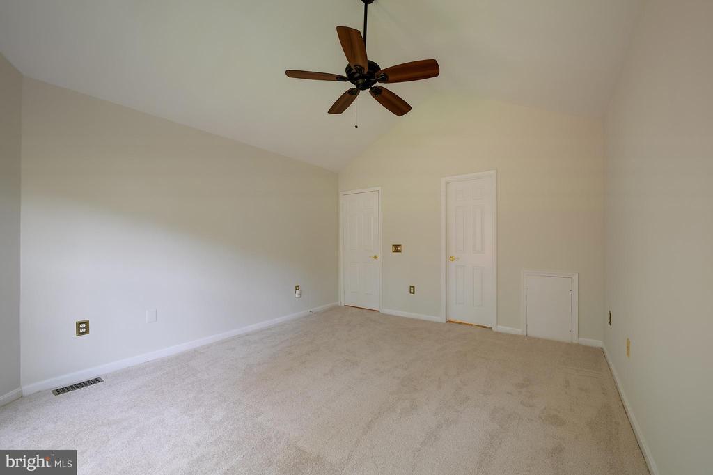 14224 GREENVIEW DRIVE