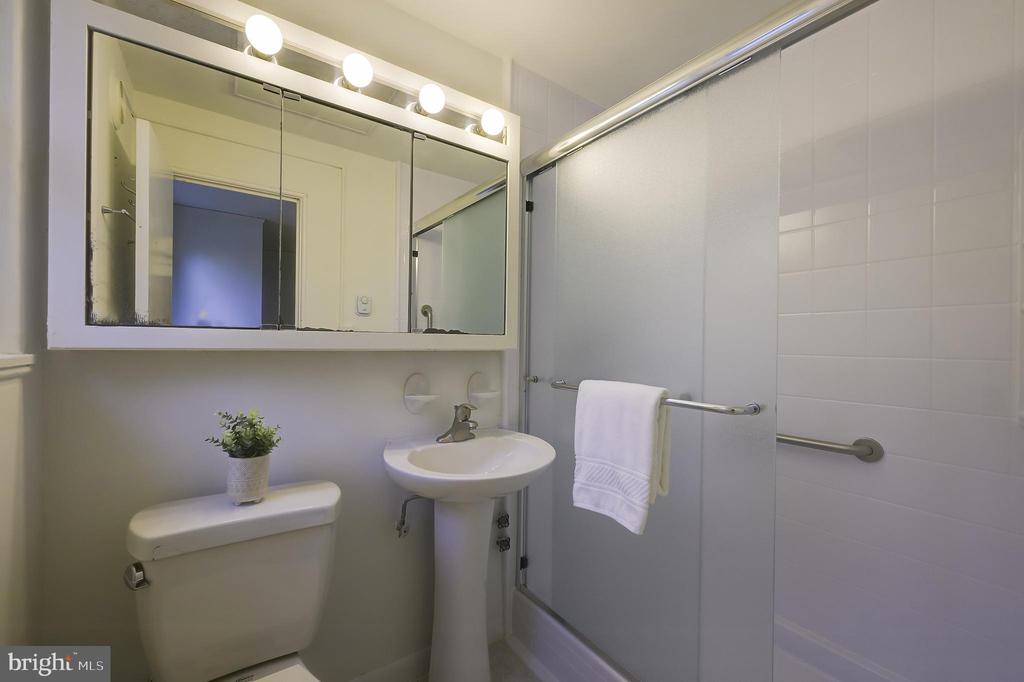 2 GARDENWAY C