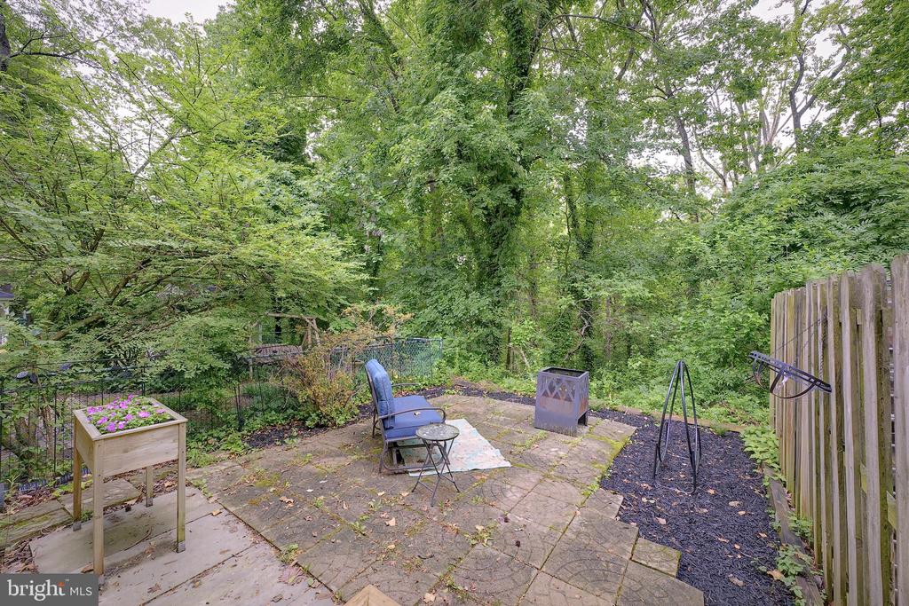19 HILLSIDE ROAD