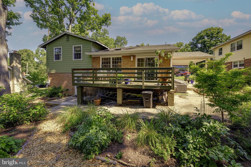 5 OLIVEWOOD COURT