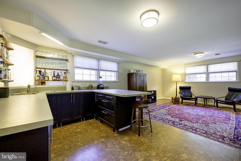 5 OLIVEWOOD COURT