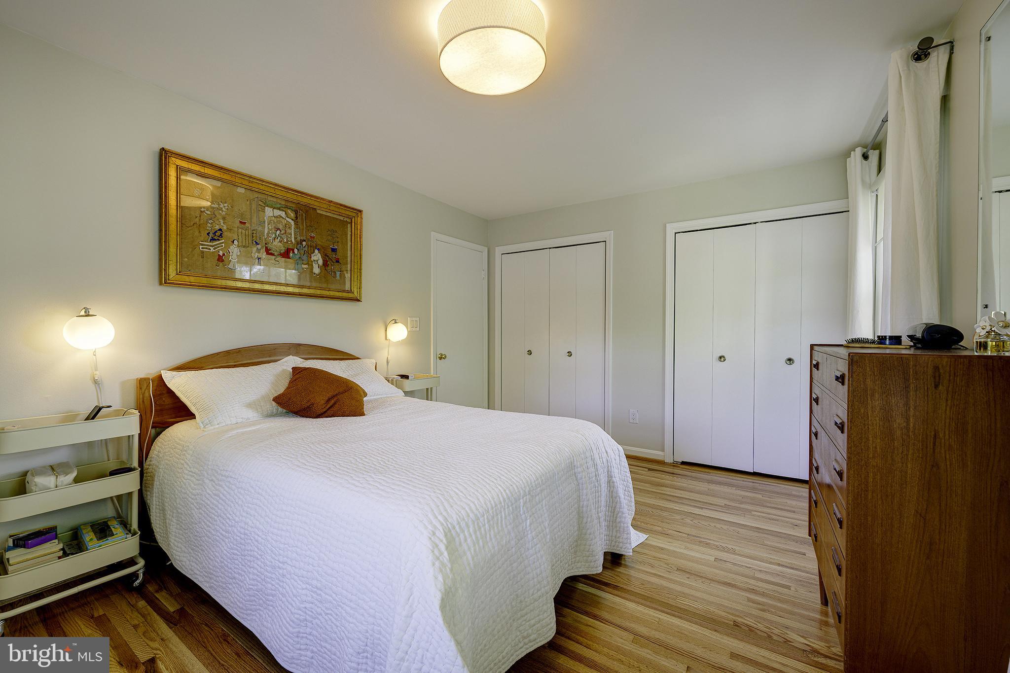 5 OLIVEWOOD COURT