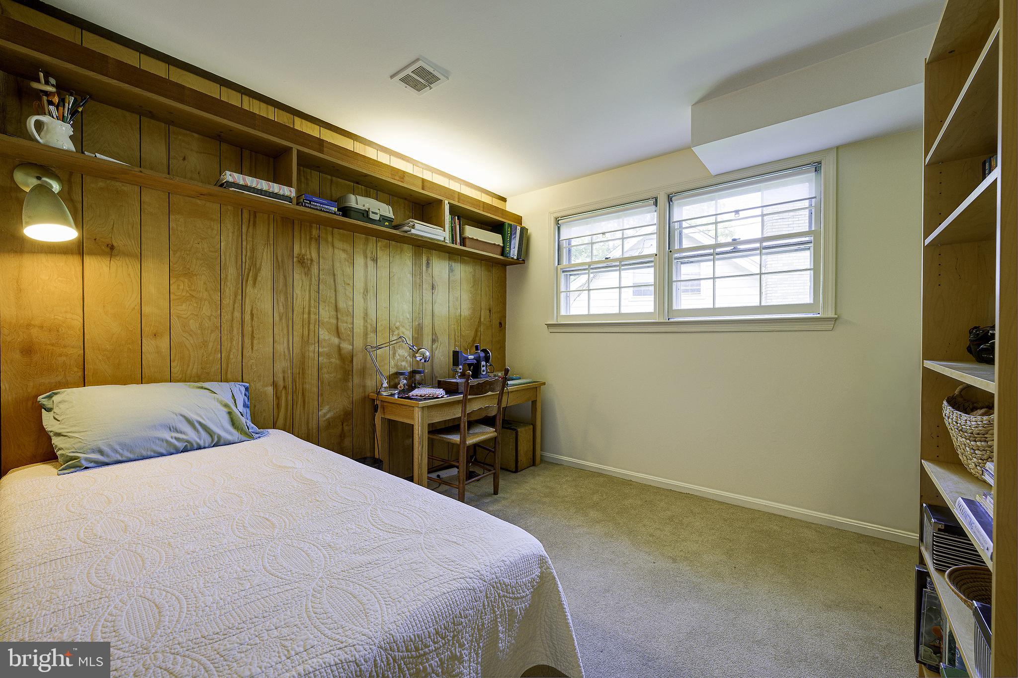 5 OLIVEWOOD COURT