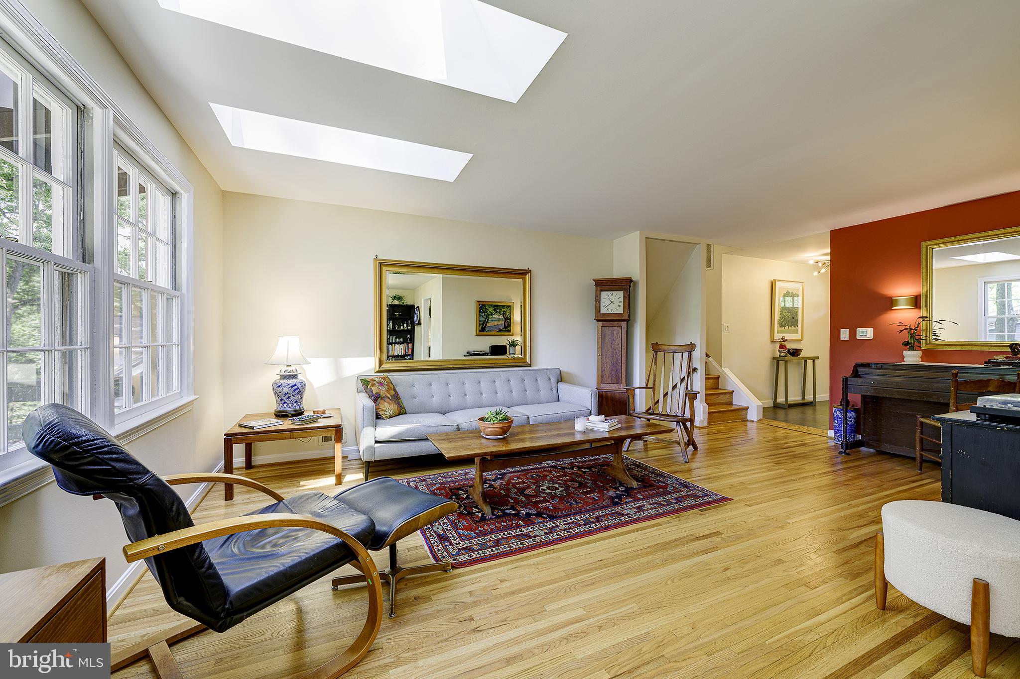 5 OLIVEWOOD COURT