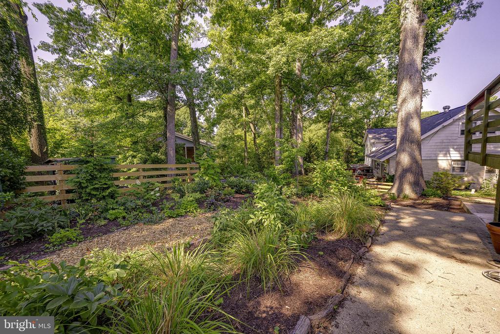 5 OLIVEWOOD COURT