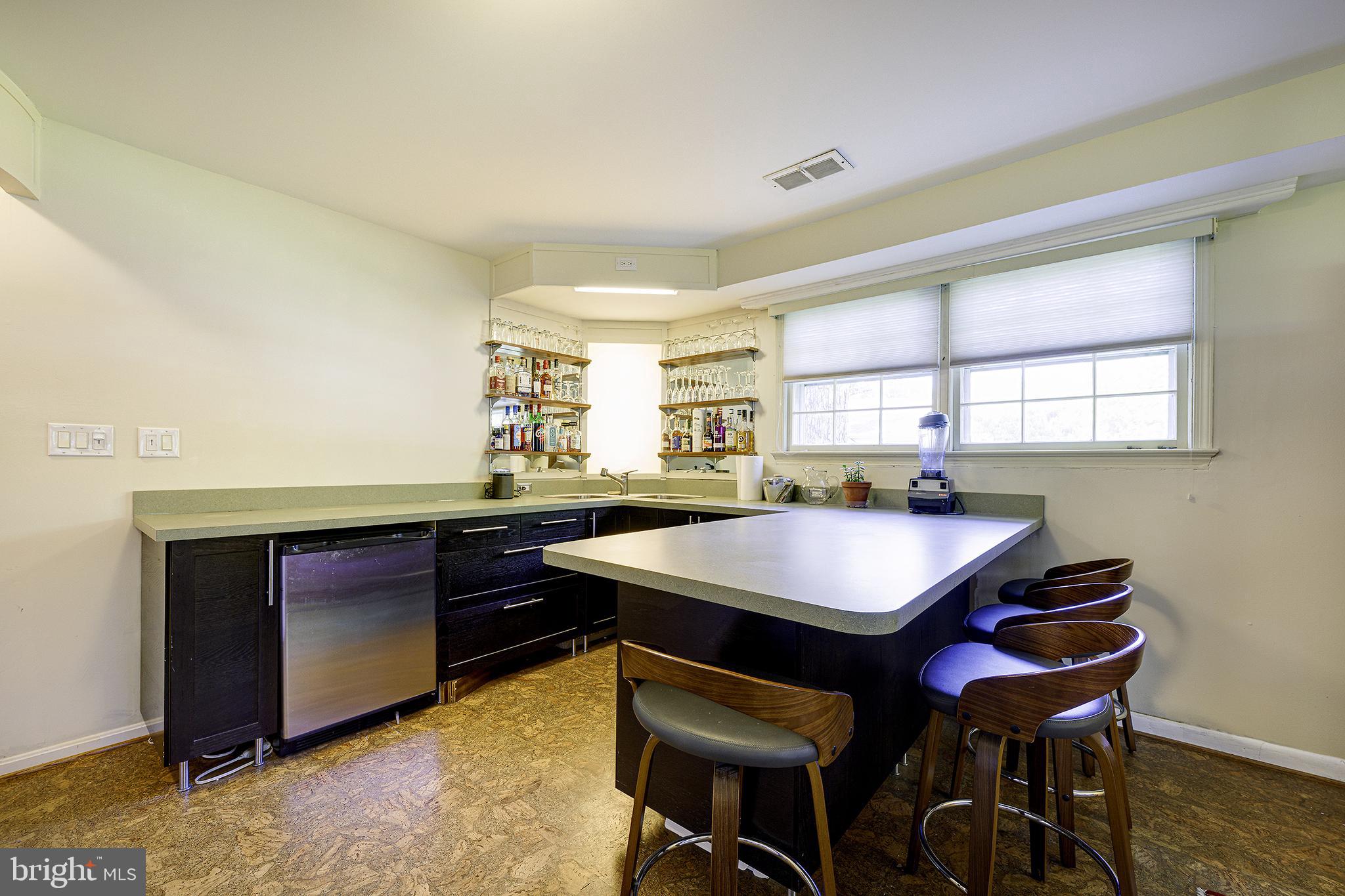 5 OLIVEWOOD COURT