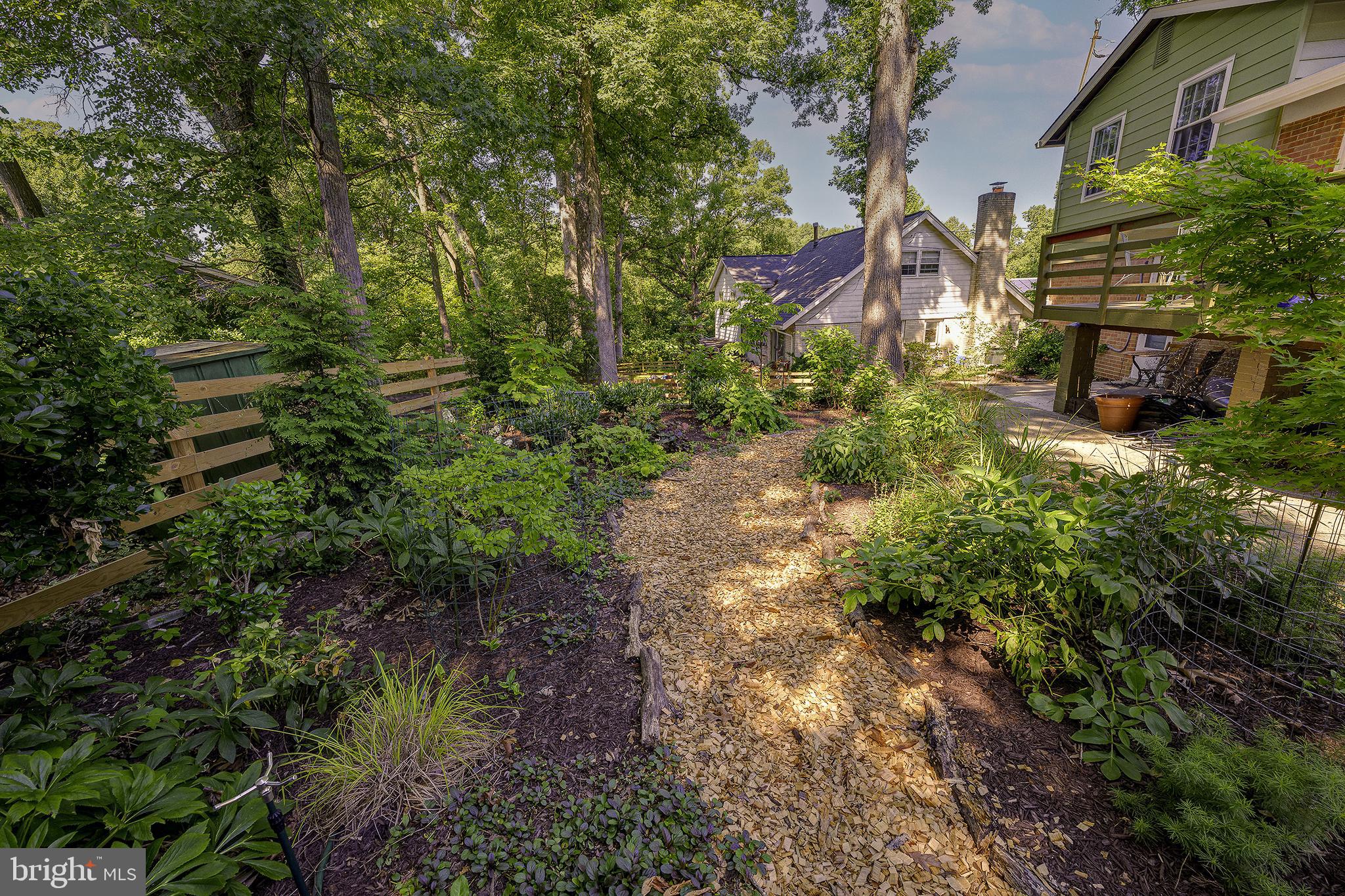 5 OLIVEWOOD COURT