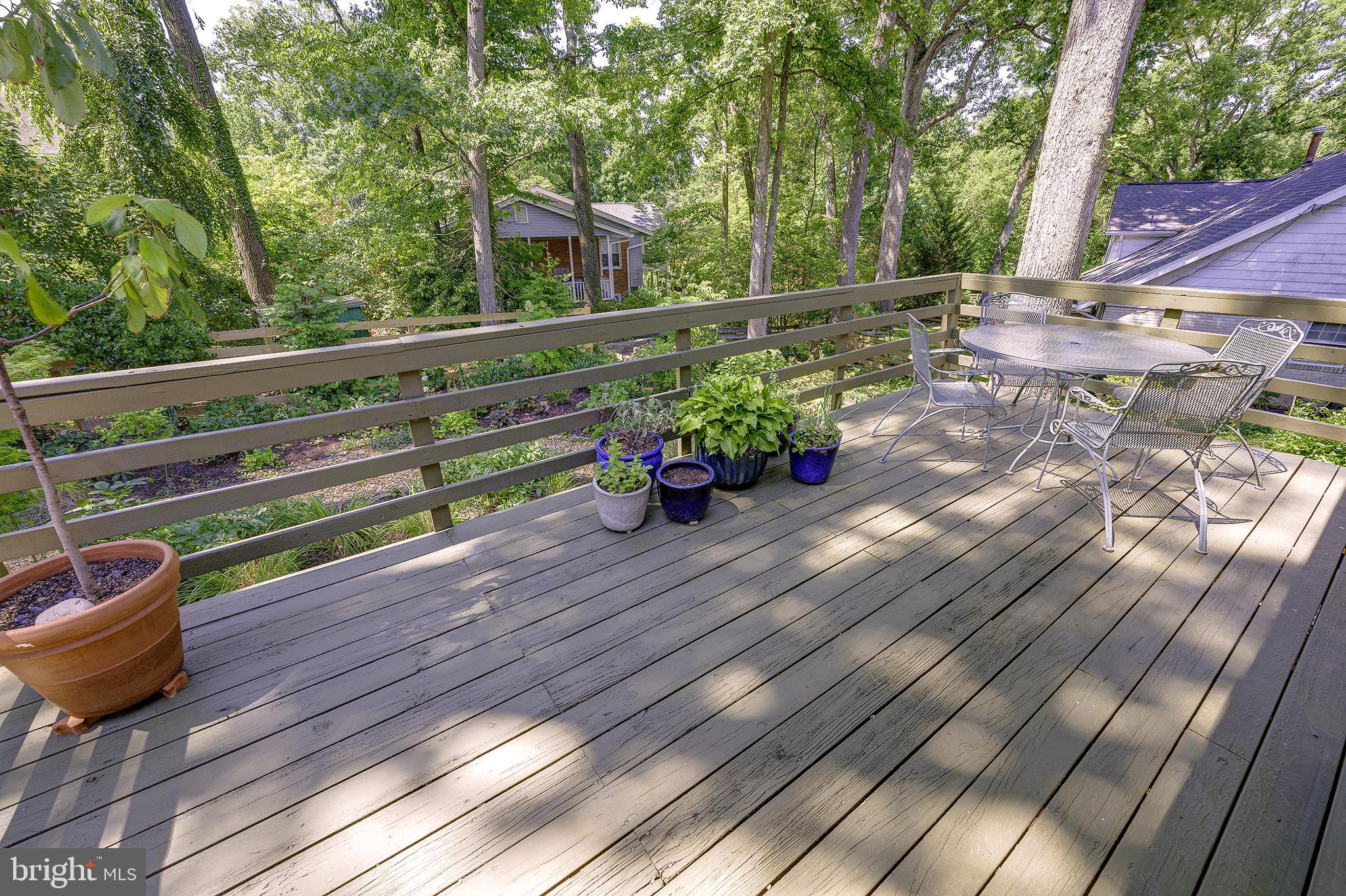 5 OLIVEWOOD COURT