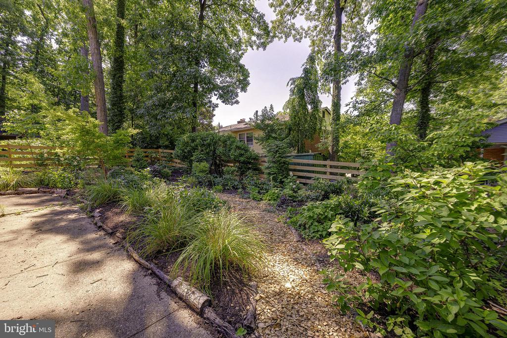 5 OLIVEWOOD COURT