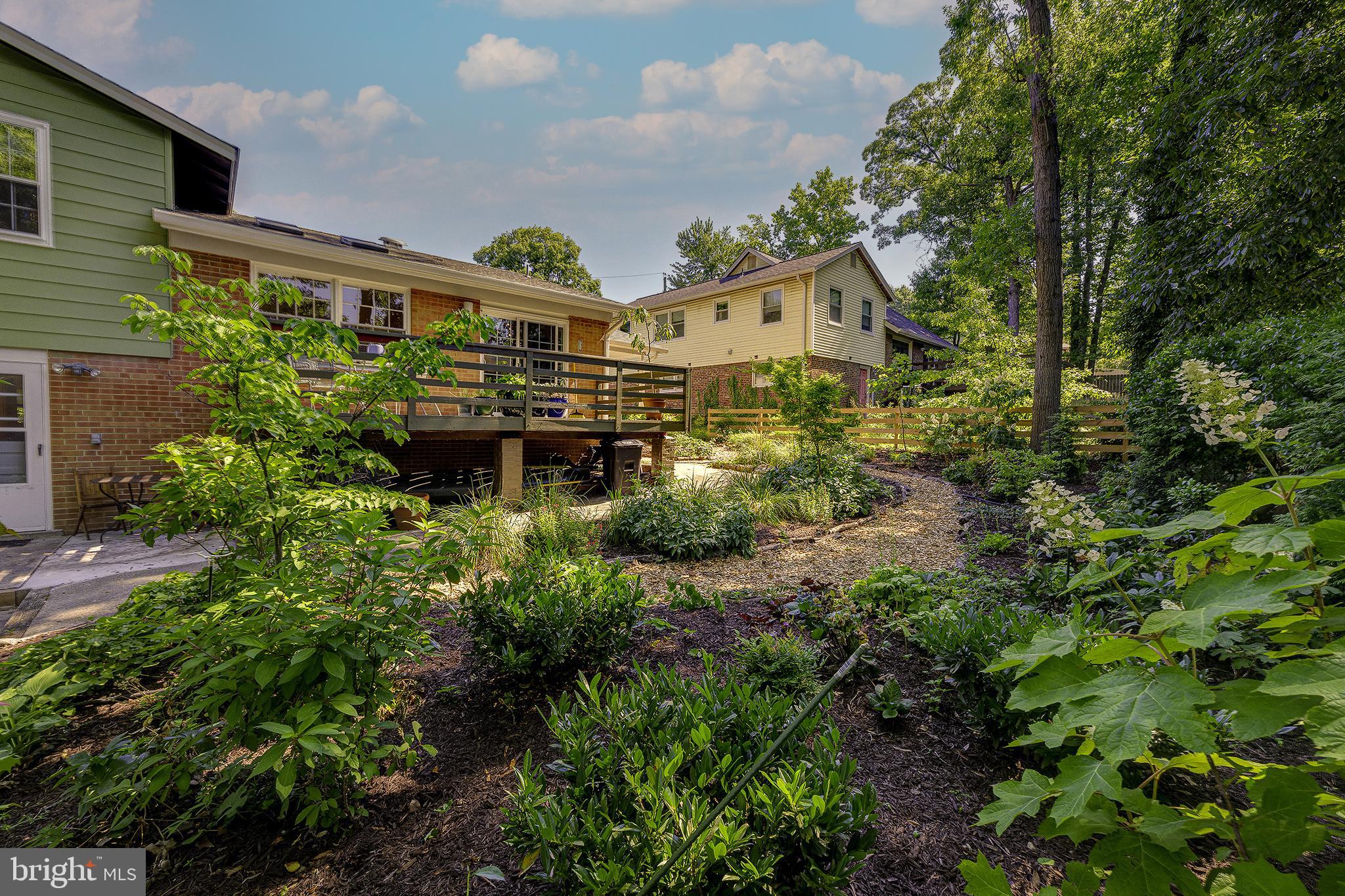5 OLIVEWOOD COURT