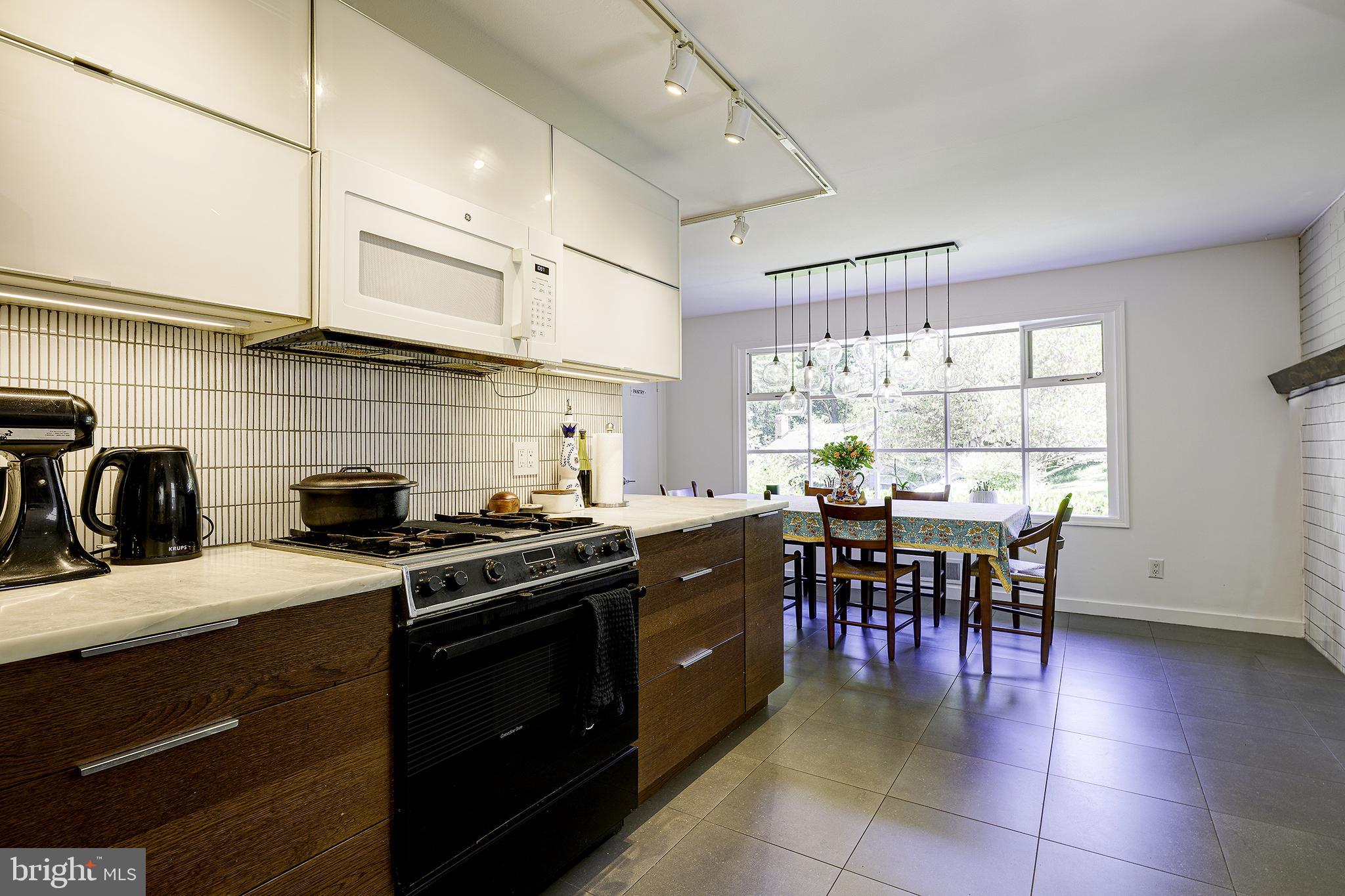 5 OLIVEWOOD COURT