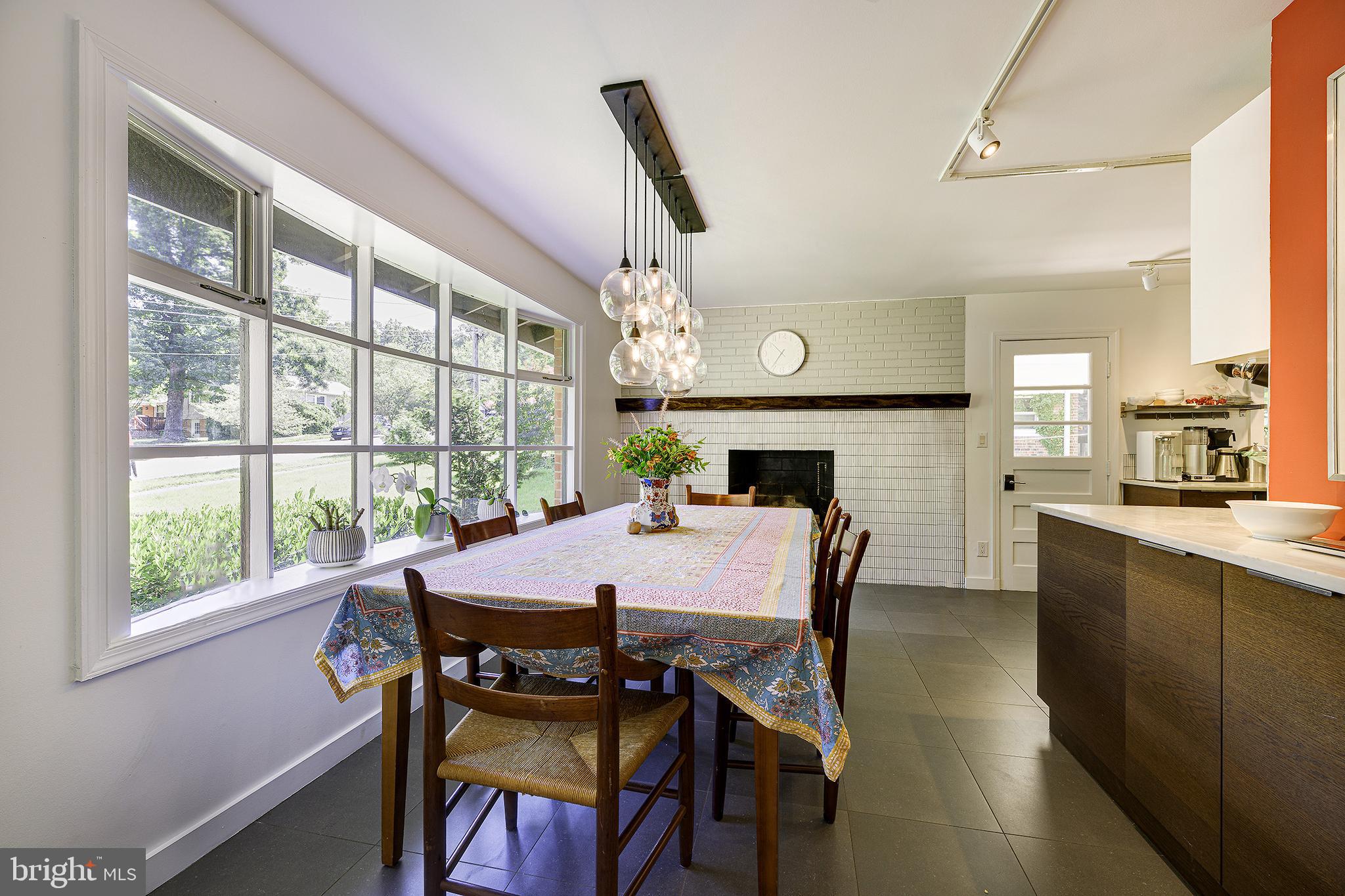 5 OLIVEWOOD COURT