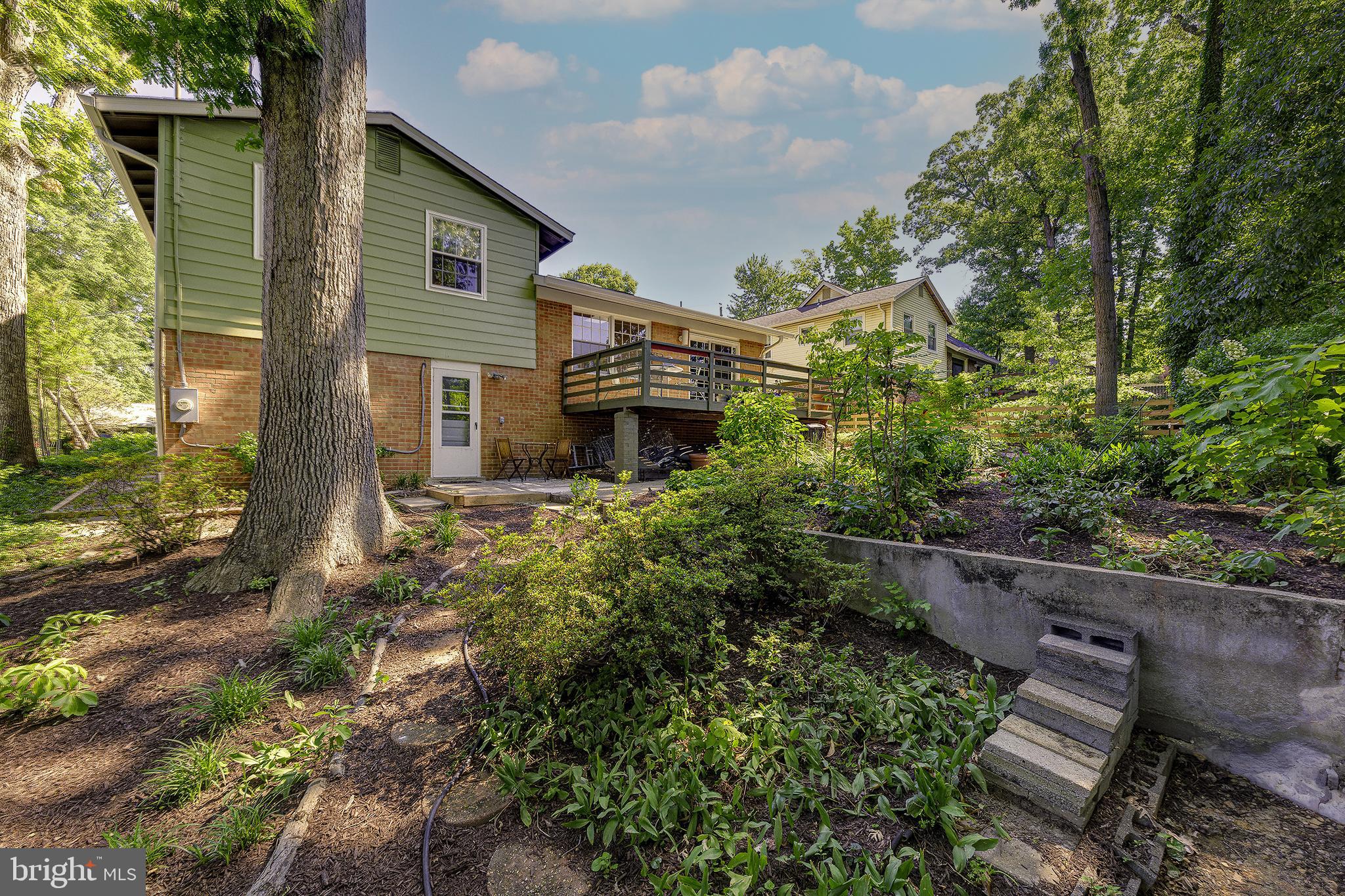 5 OLIVEWOOD COURT