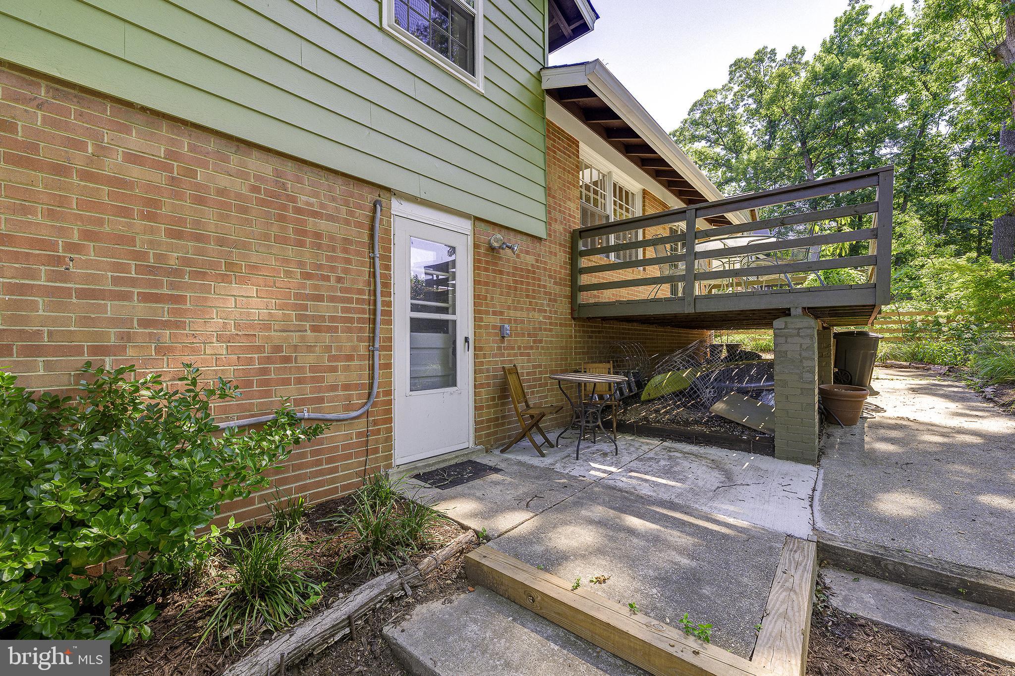5 OLIVEWOOD COURT