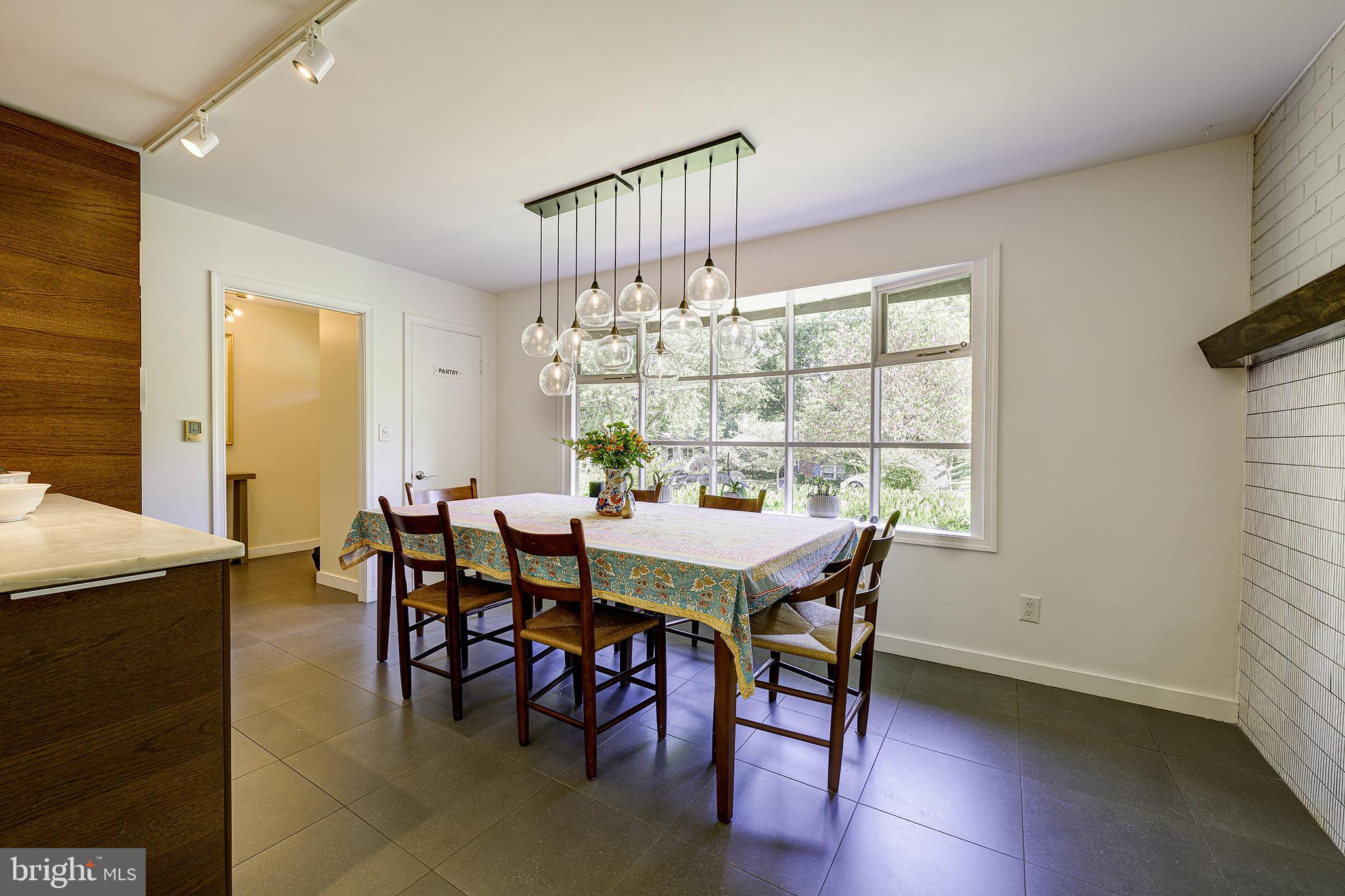 5 OLIVEWOOD COURT