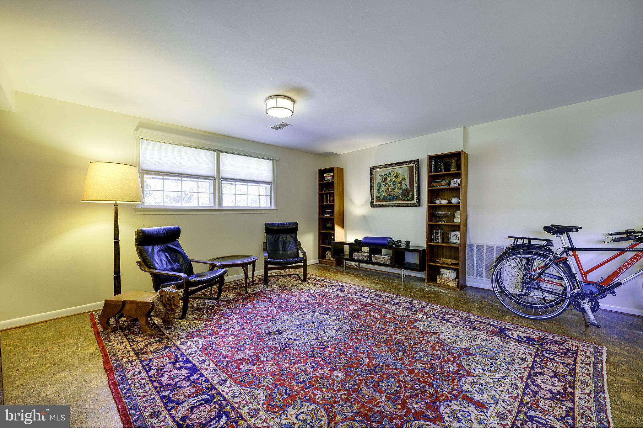 5 OLIVEWOOD COURT