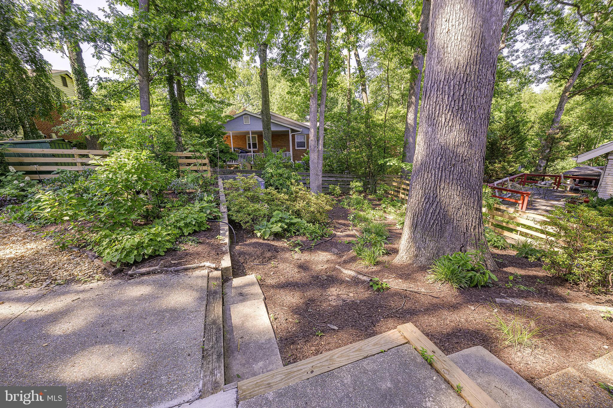 5 OLIVEWOOD COURT