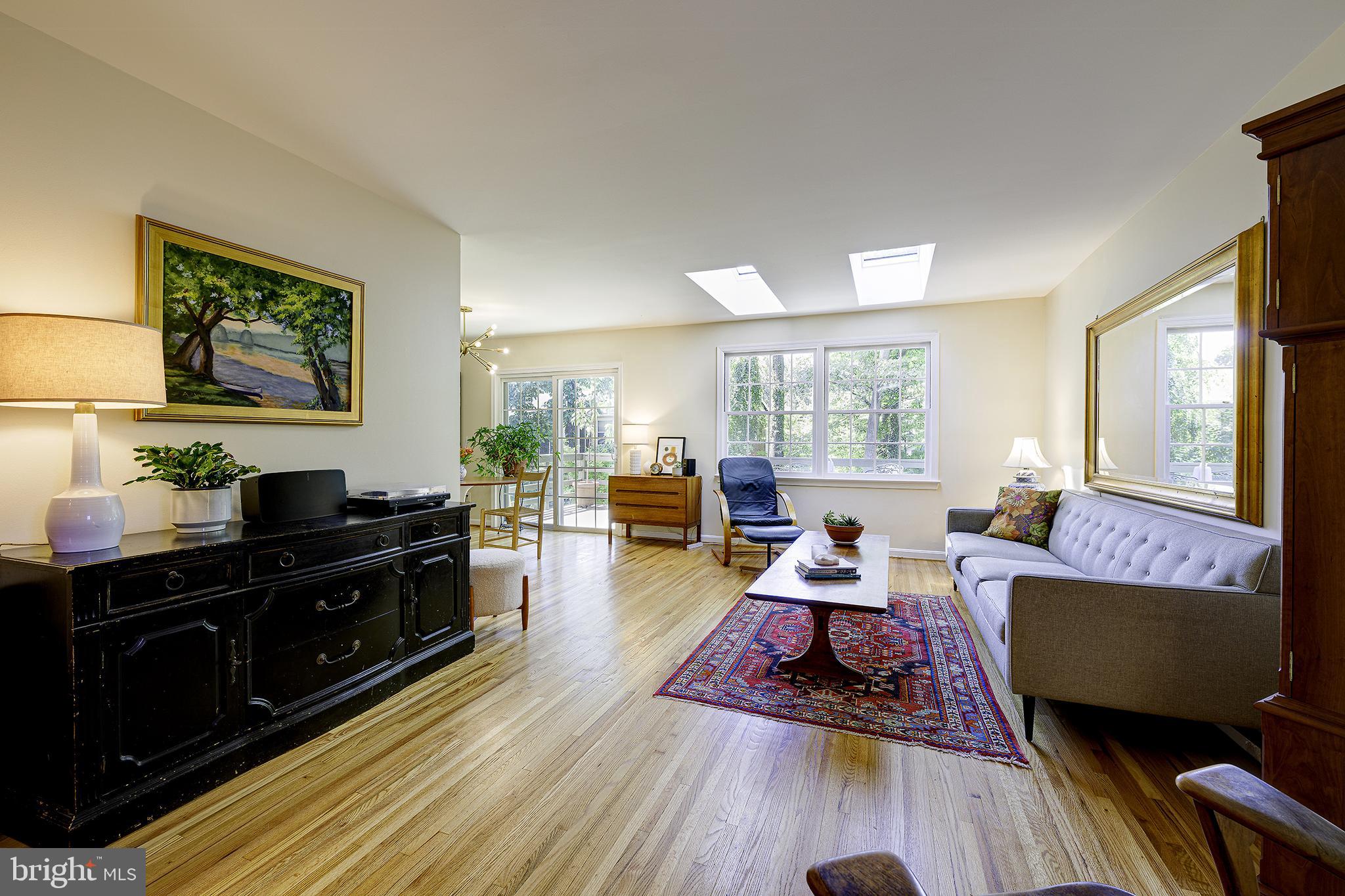5 OLIVEWOOD COURT