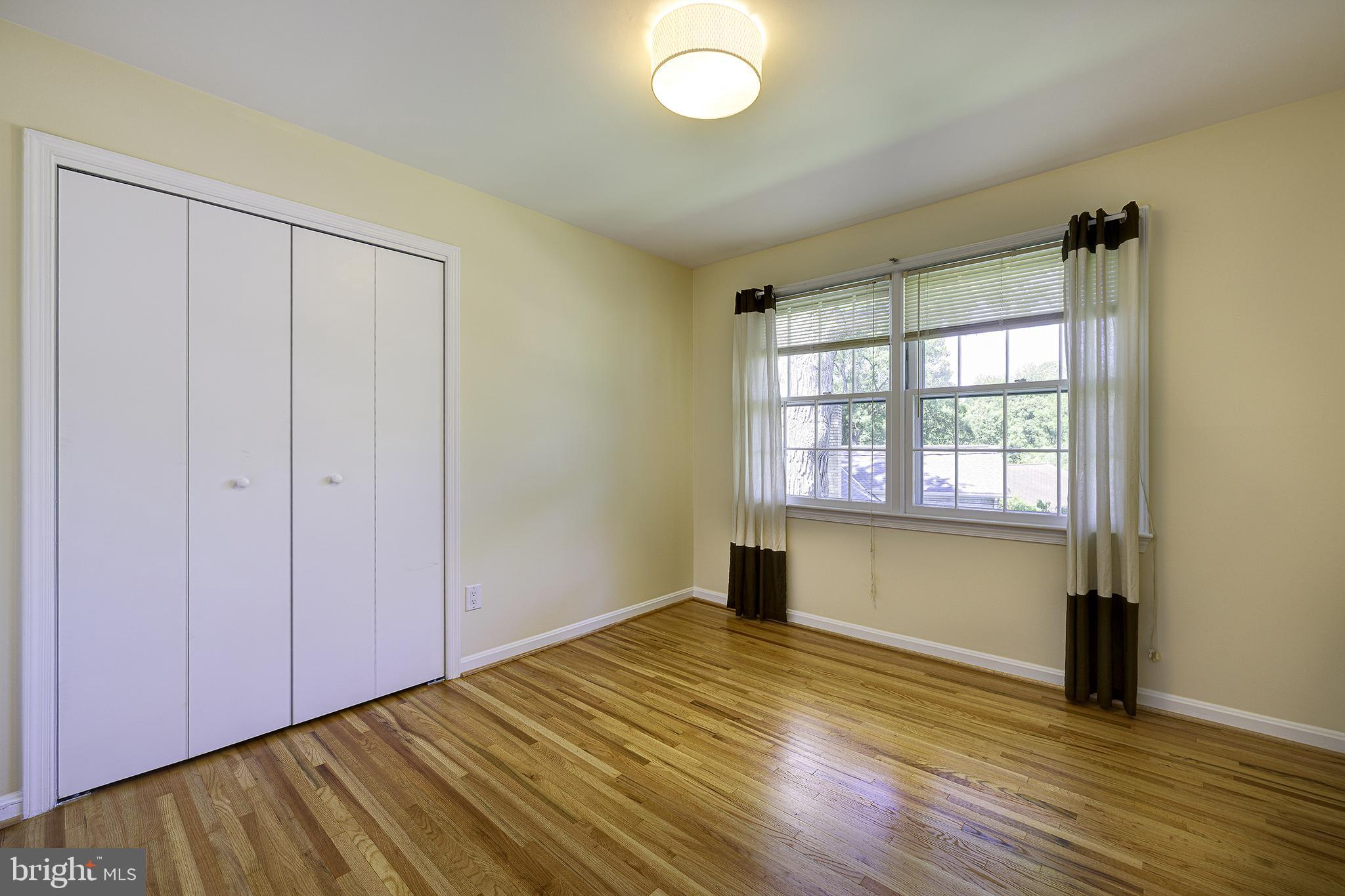 5 OLIVEWOOD COURT