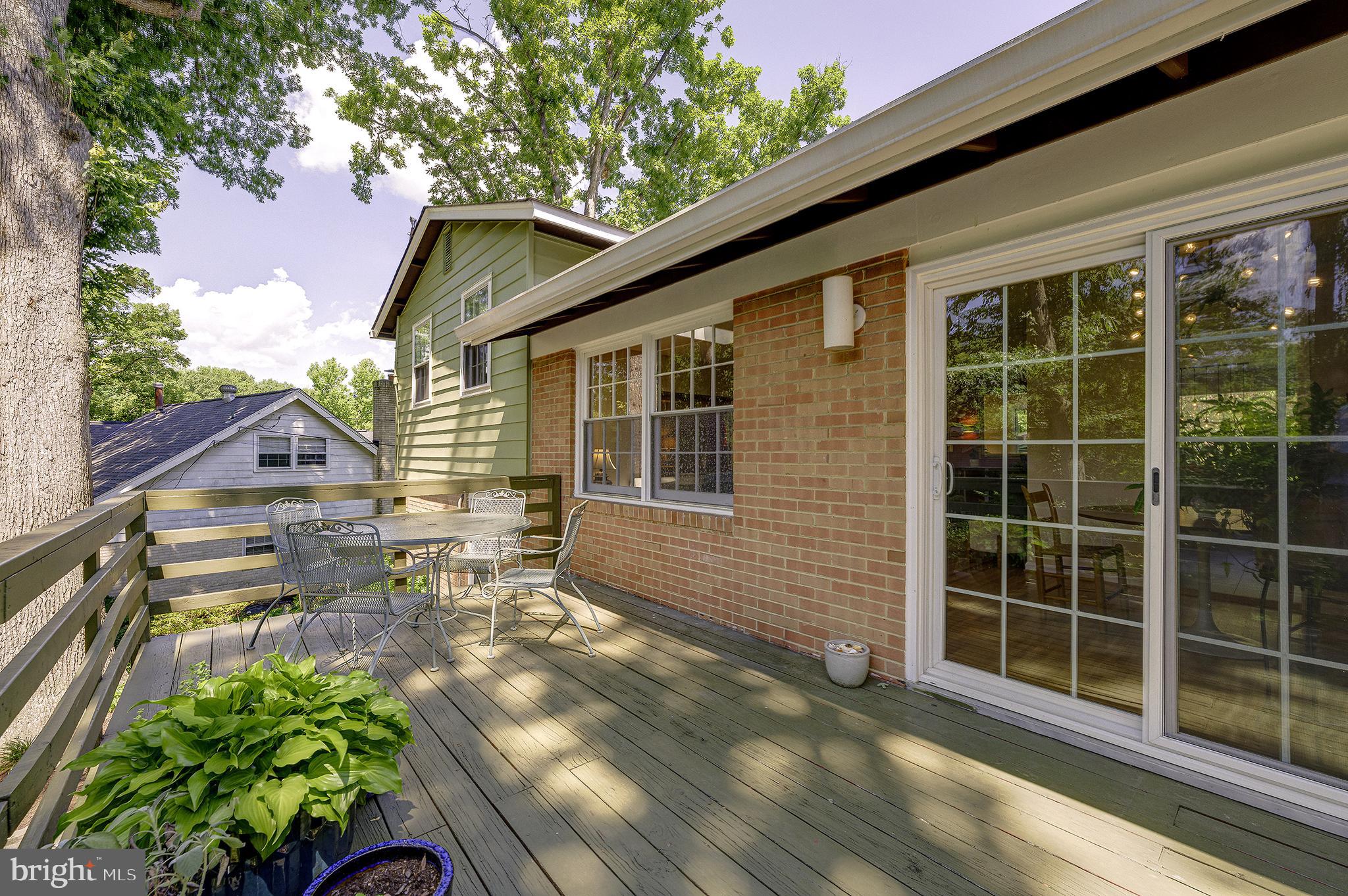 5 OLIVEWOOD COURT